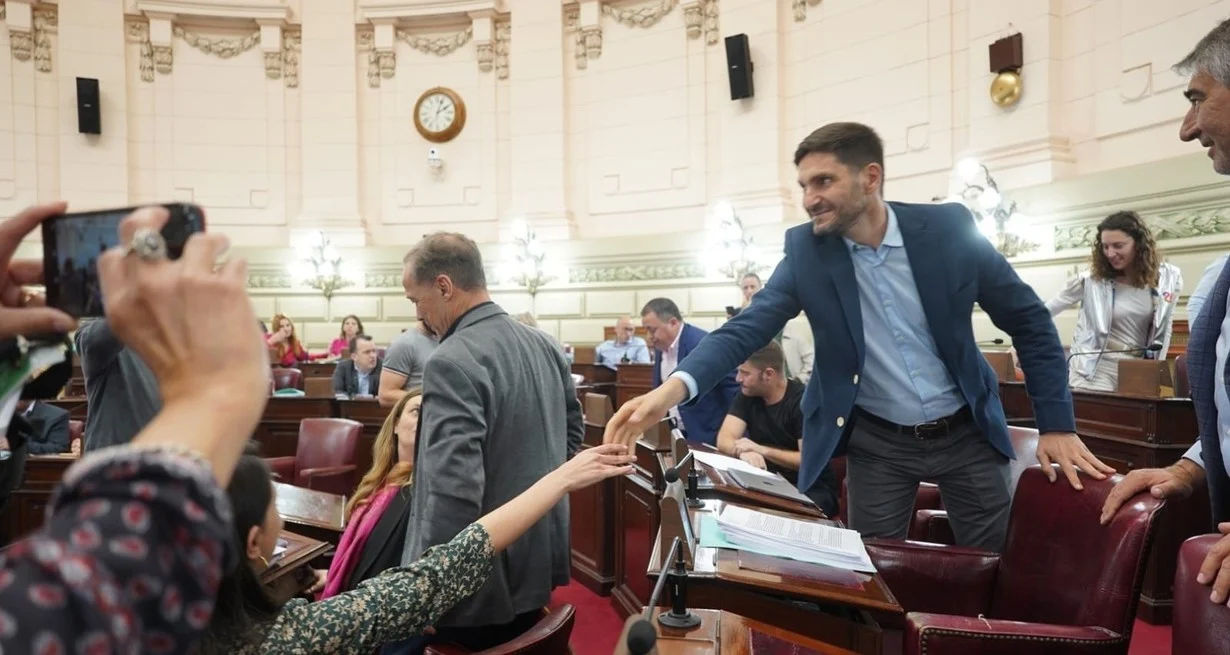 Tenso Cruce Entre Palo Oliver Y Giustiniani Por Una Banca En La C Mara