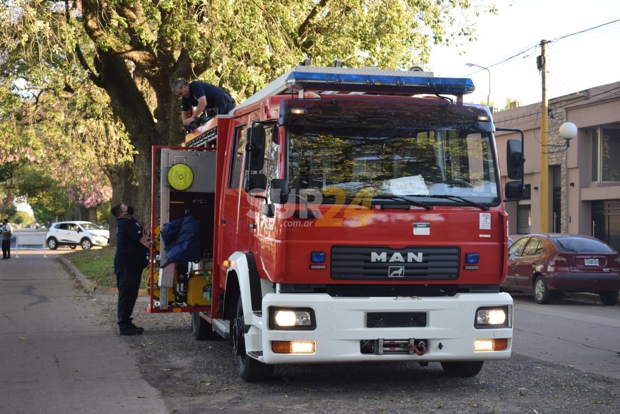 Firmat: con la gestión de Sacnun los bomberos presentaron su nueva autobomba