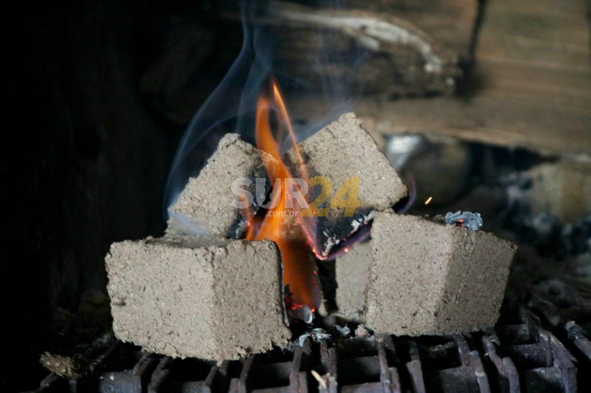 Calor y energía limpia: Melincué produce ‘briquetas’, un producto 100% ecológico utilizado para calefaccionar