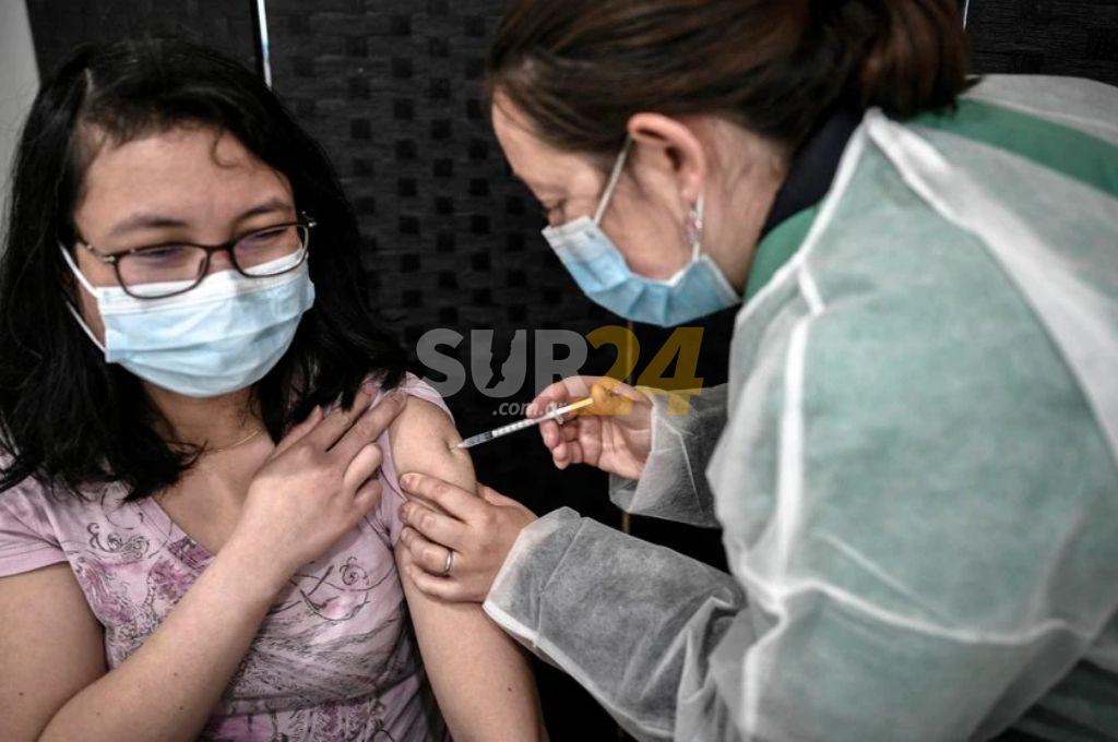 Francia abrió la vacunación contra el COVID-19 a mayores de 18 años