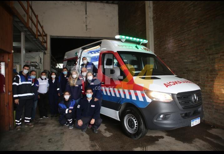 Choferes de ambulancia, “psicólogos” detrás del volante al rescate de pacientes y familiares
