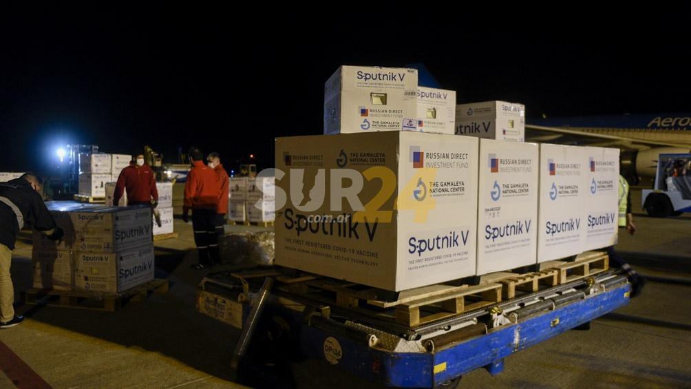 Coronavirus: llegaron 818.150 dosis de Sputnik V, el mayor cargamento recibido en el país