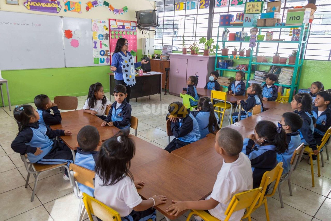 Después de 14 meses, vuelven las clases presenciales en Ecuador