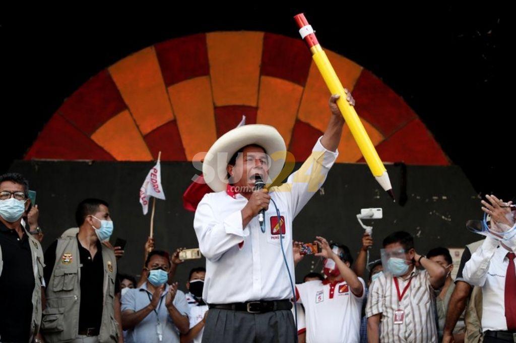 Perú: Pedro Castillo se proclama ganador