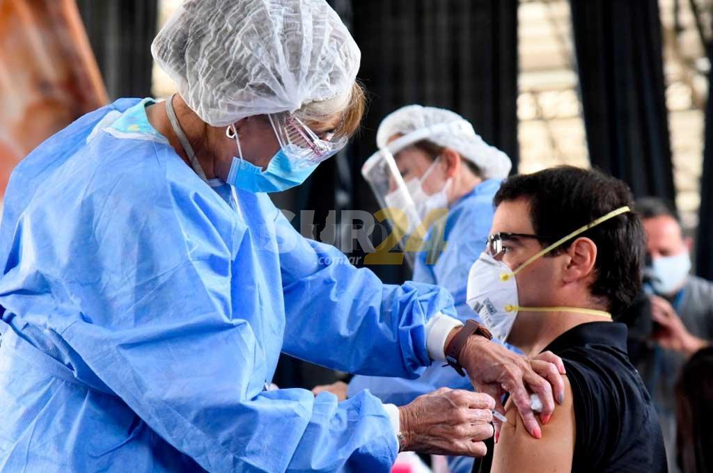 En Santa Fe se empezará a vacunar a menores de 60 sin comorbilidades