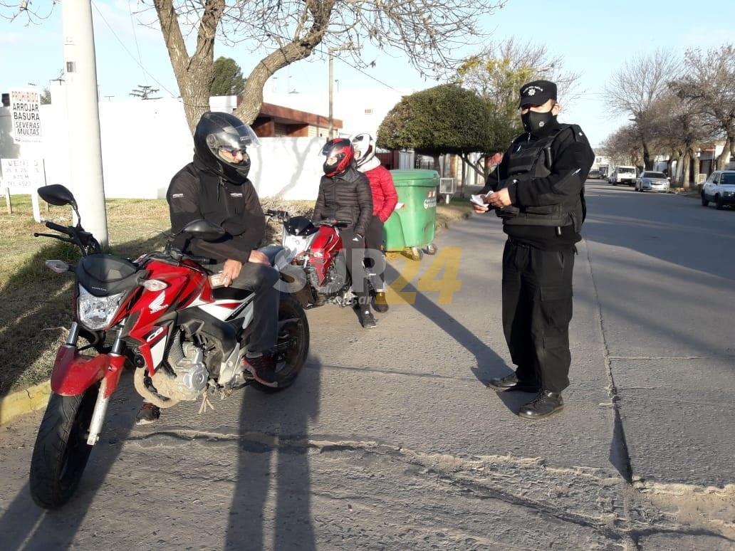 Controles policiales: dos talleres inspeccionados y dos motos secuestradas en Villa Cañás