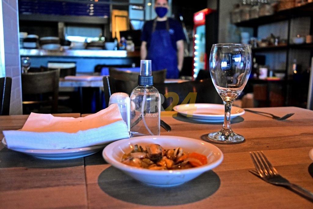 Flexibilizan restricciones en Santa Fe: extienden horario de locales gastronómicos durante la semana