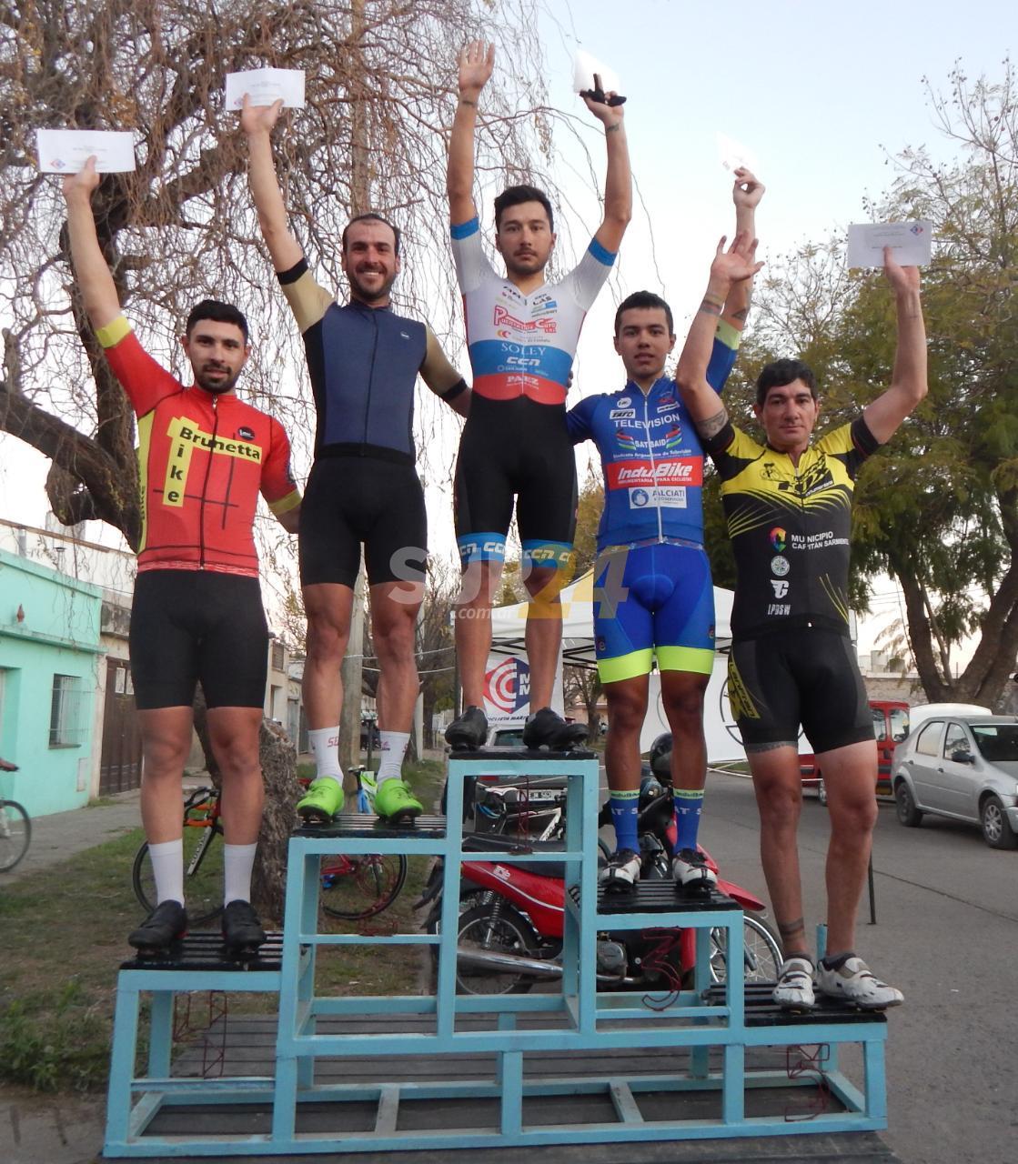 Iván Ruiz se impuso en la vuelta del ciclismo en un circuito callejero