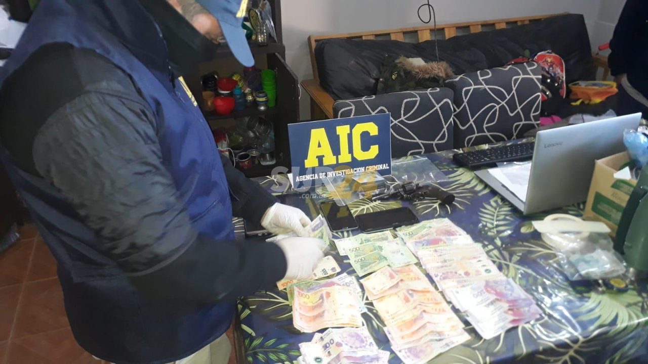 Firmat: allanamientos con tres detenidos por venta de cocaína y marihuana