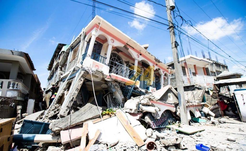 Más de 300 muertos y casi 2.000 heridos por el terremoto en Haití