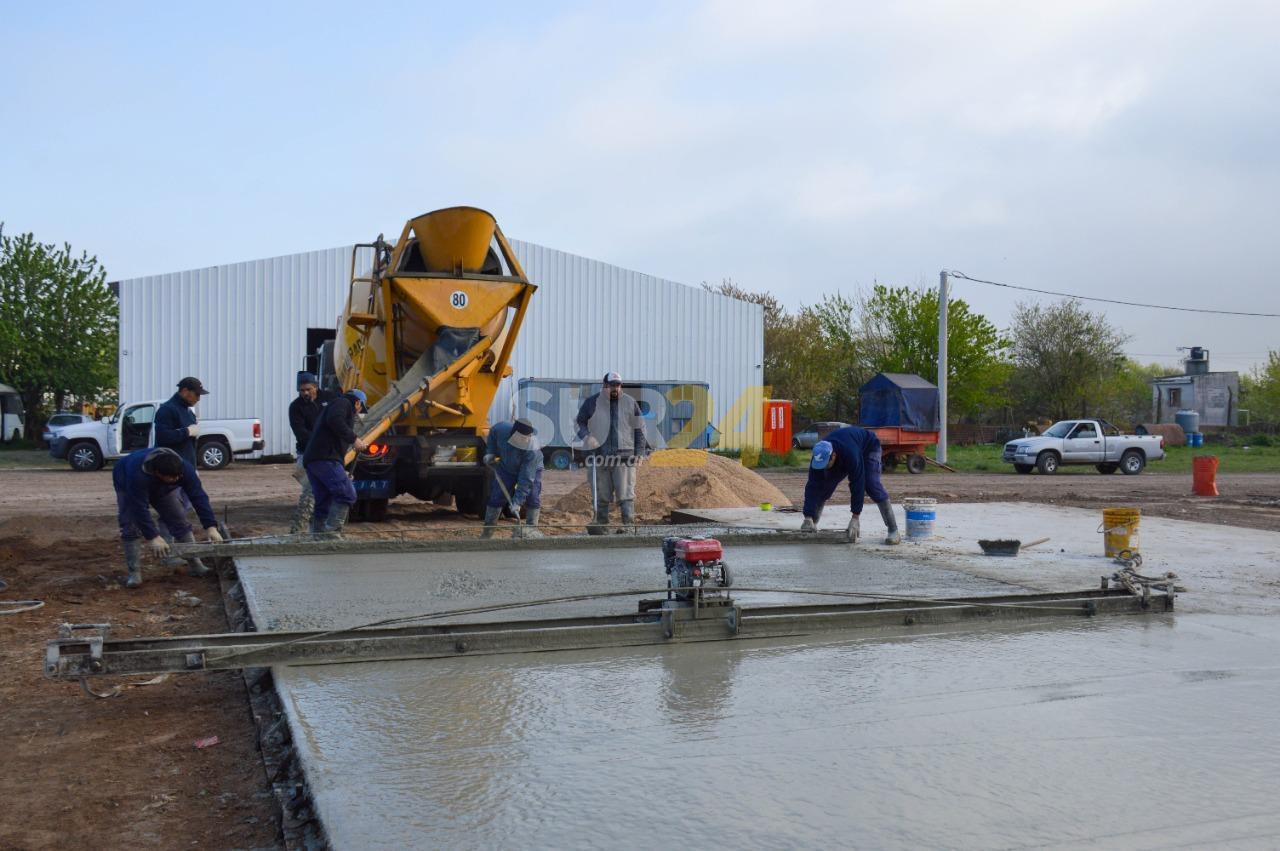 El Municipio construye un nuevo playón para la fabricación de tubos de cemento 