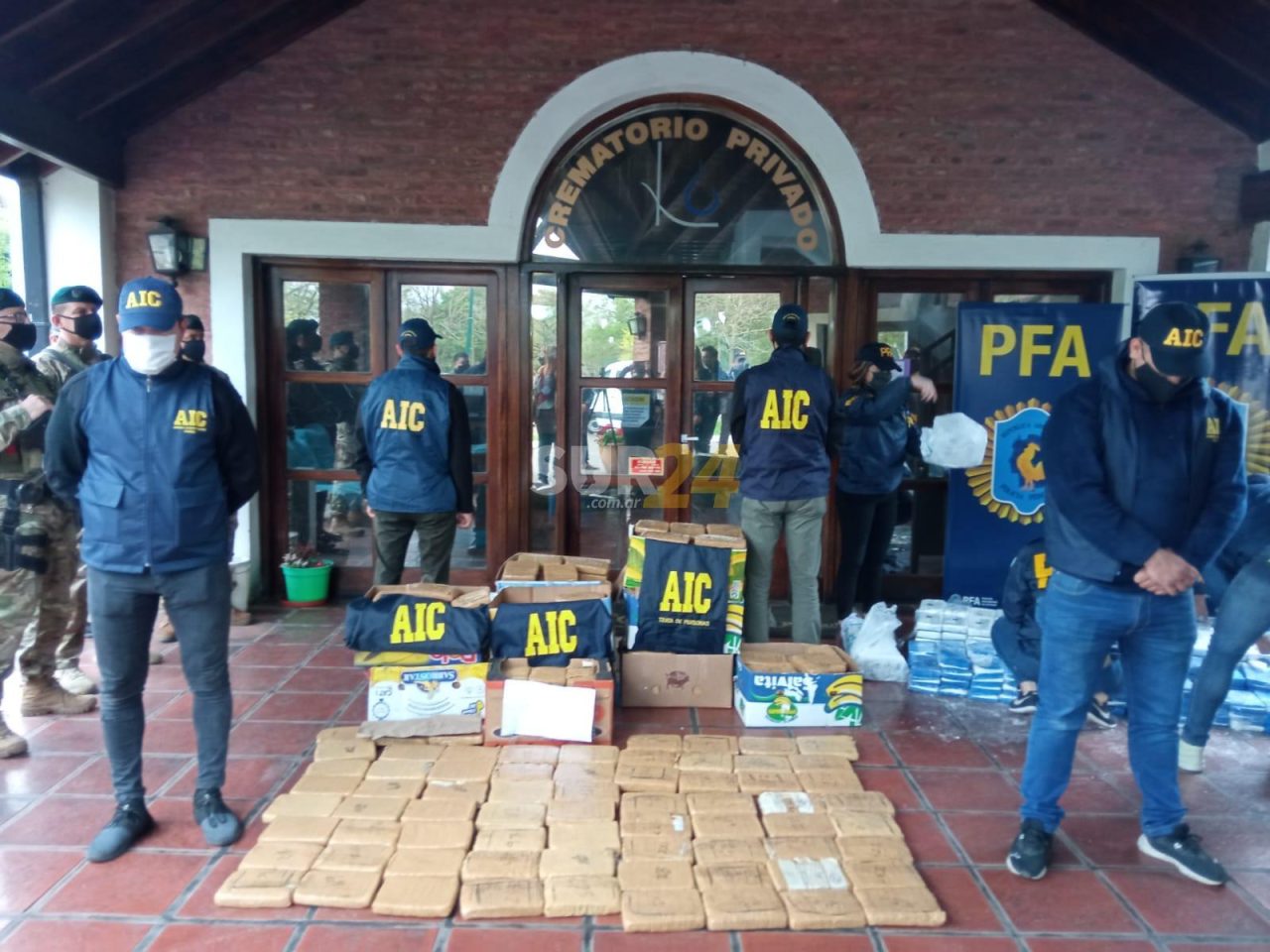 Quemaron 408 panes de droga incautada en varios operativos realizados por la AIC