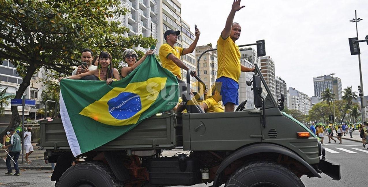 Bolsonaro amenazó con suprimir el poder de la Corte Suprema