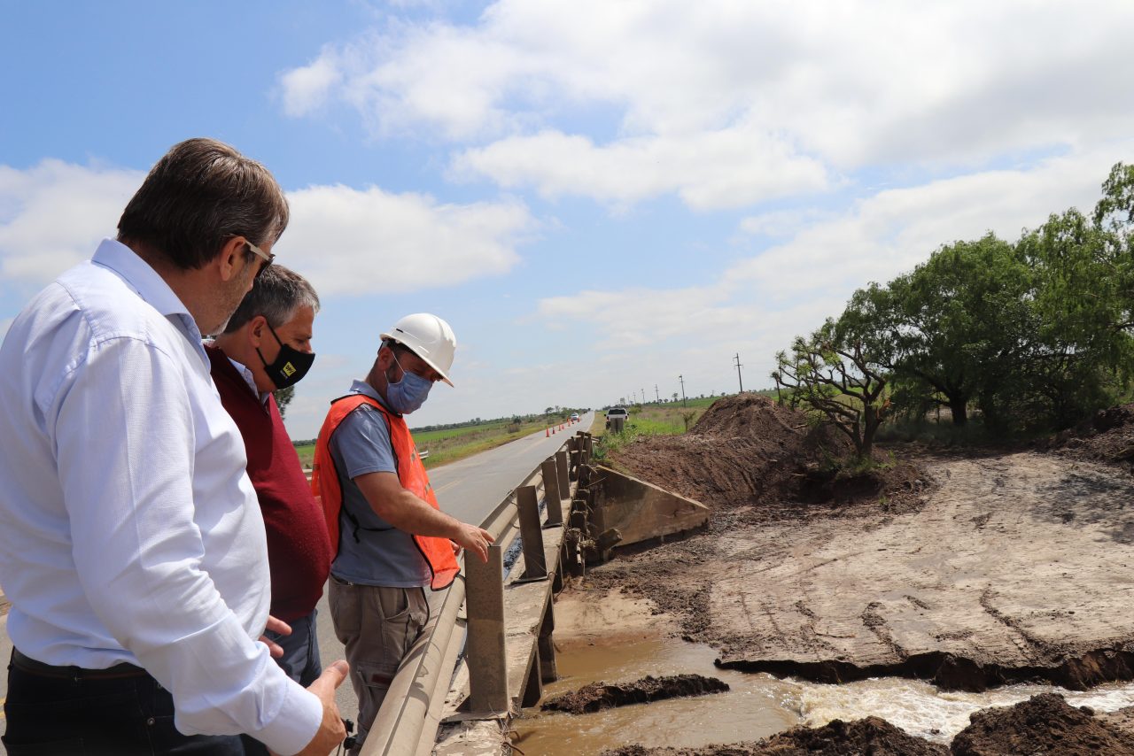 La Provincia comenzó las obras para el ensanche del puente sobre Cañada Quiñones  