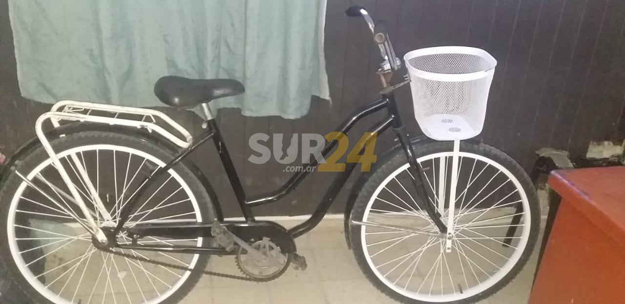 Venado Tuerto: menor detenido por robar una bicicleta y dañar casco policial
