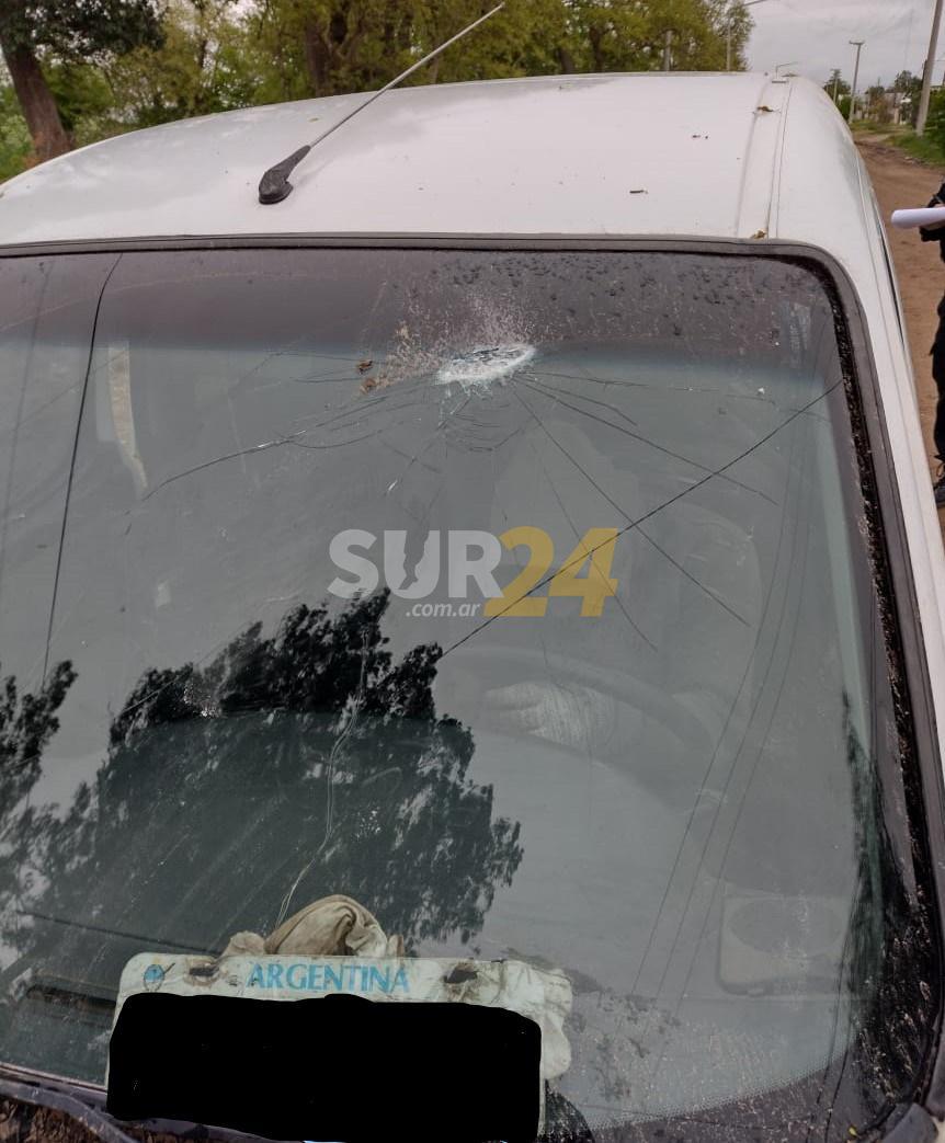 Venado Tuerto: atacan a fierrazos a una mujer y le rompen el parabrisas del auto