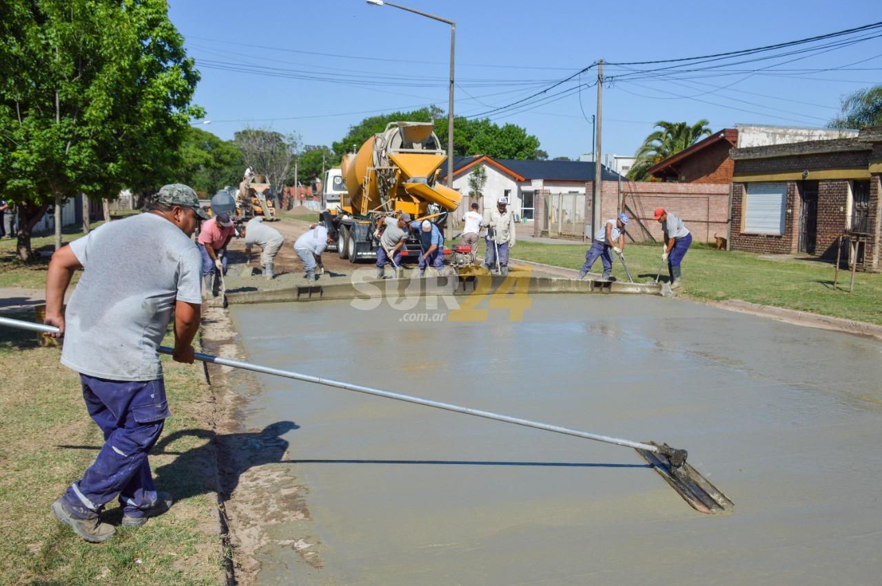El Gobierno de Venado Tuerto concretó una nueva cuadra de pavimento en el barrio Victoria