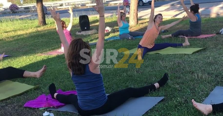 El Paseo ferial “Venite al Parque” ofrecerá una clase de yoga gratuita