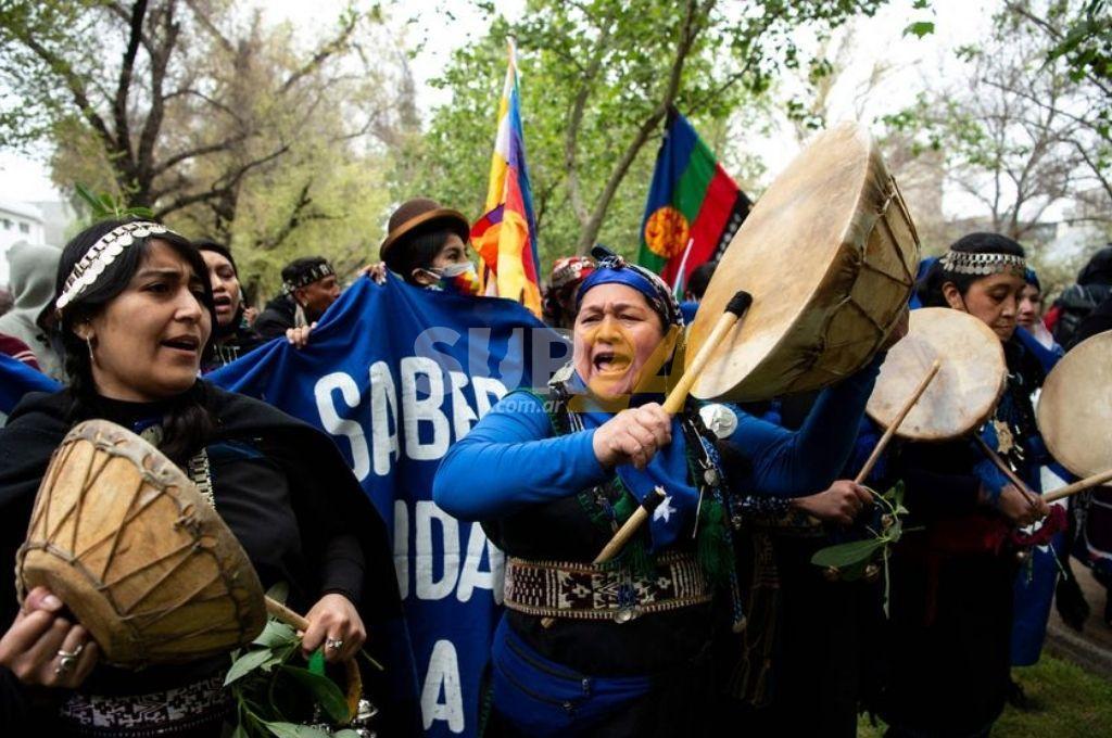 Chile decreta estado de sitio y militariza la zona en conflicto con los mapuches