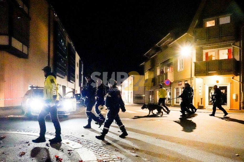 Terror en Noruega: un hombre armado con arco y flechas mata a varias personas