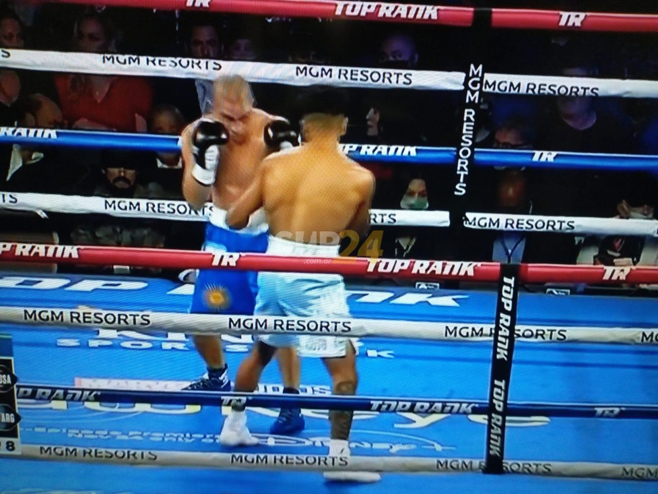 El árbitro paró la pelea del “Macho” Araujo en Las Vegas