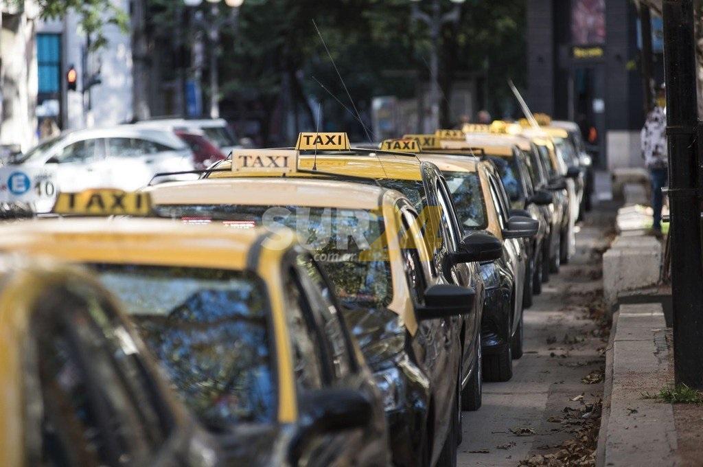La mitad de las nuevas chapas de taxis en Rosario será para las mujeres