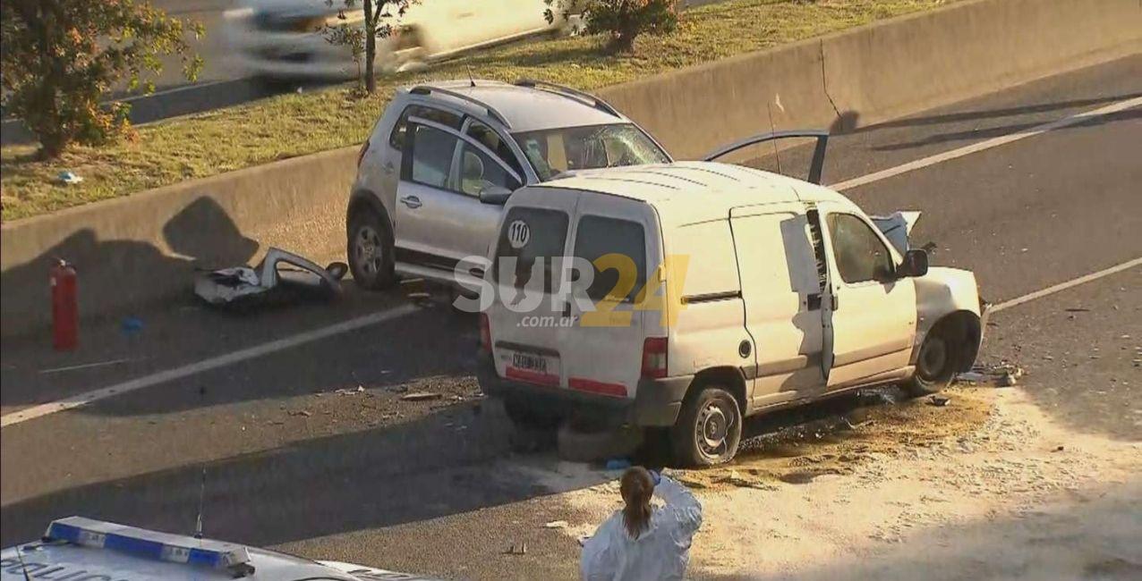 Video: un auto se metió en contramano en la autopista y hay dos muertos