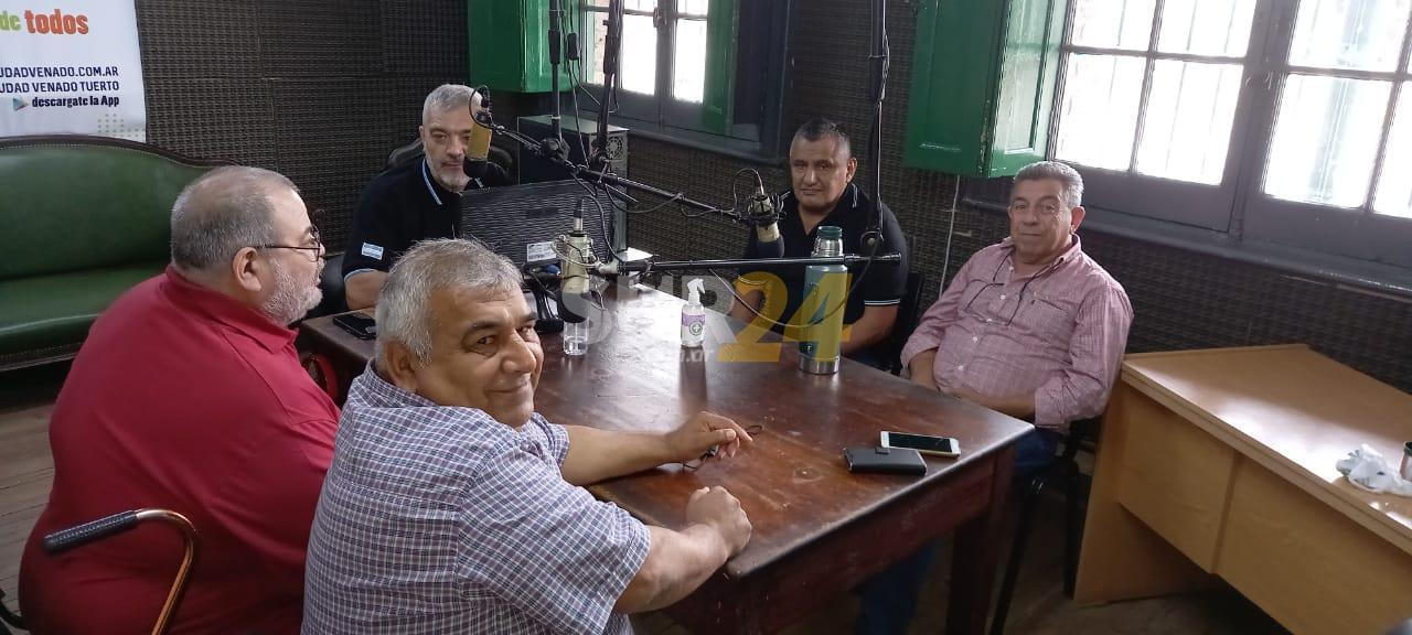 En FM Ciudad, Videla junto a veteranos de guerra llegados desde la provincia de Corrientes.
