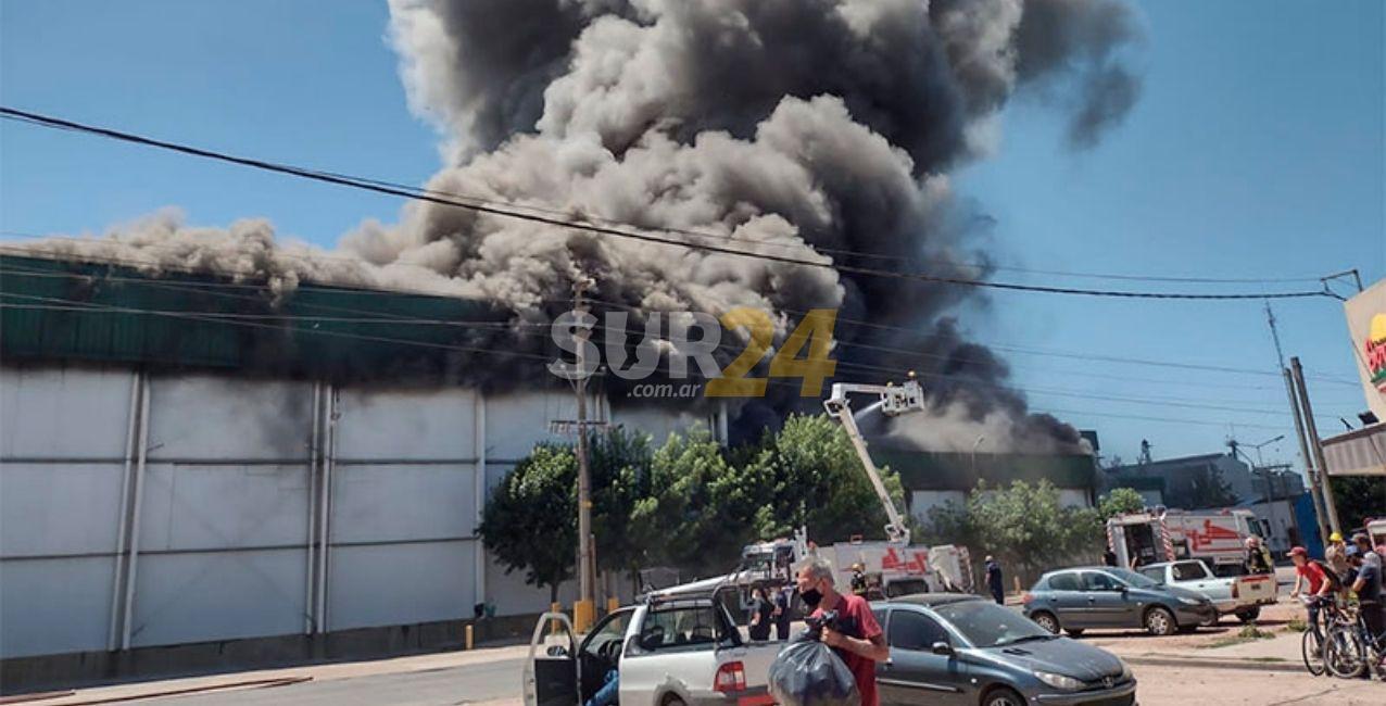 Impresionante incendio en planta frigorífica de Gualeguay