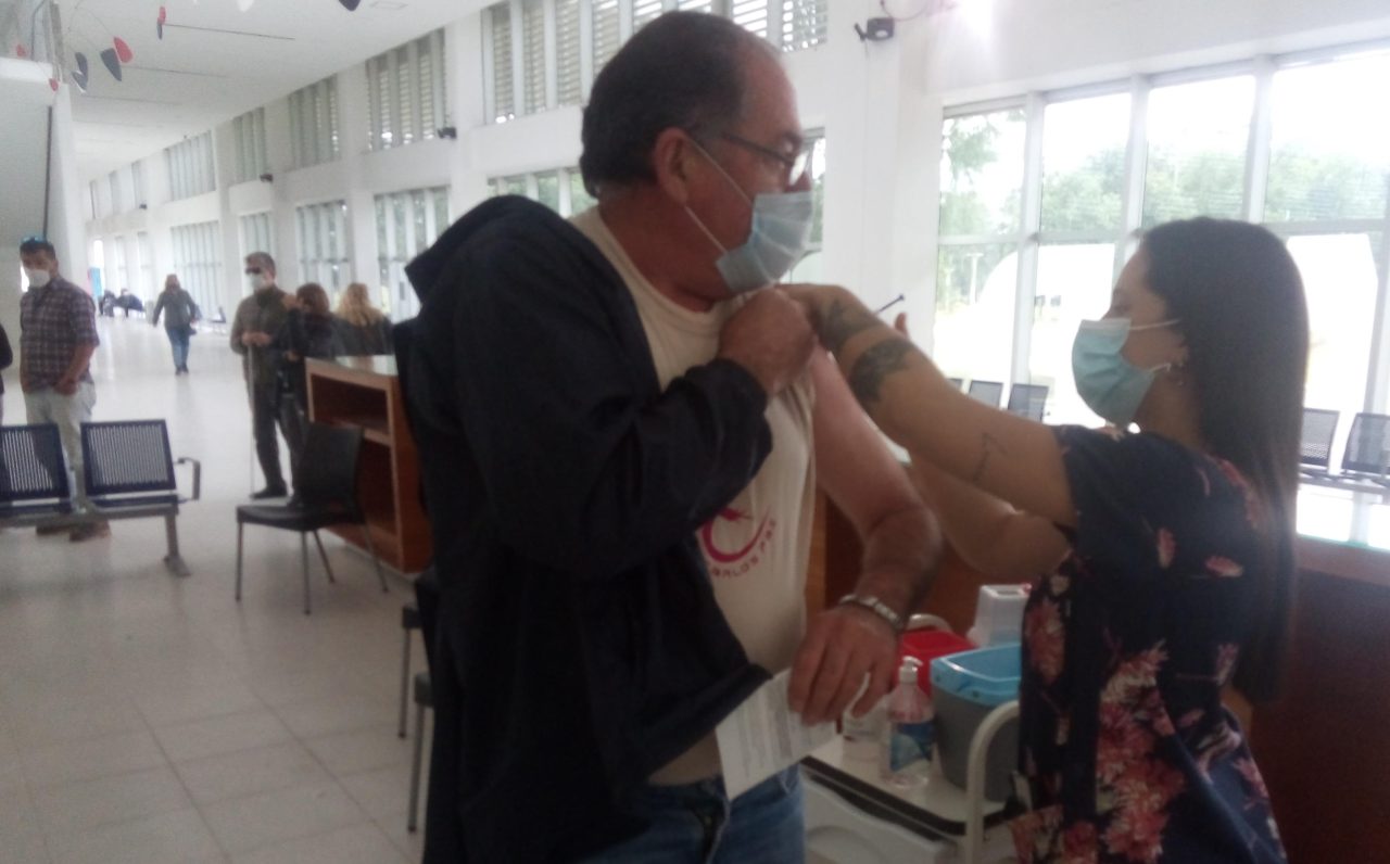 En el Hospital Gutierrez están convencidos de que la vacunación frenó el avance de la Delta