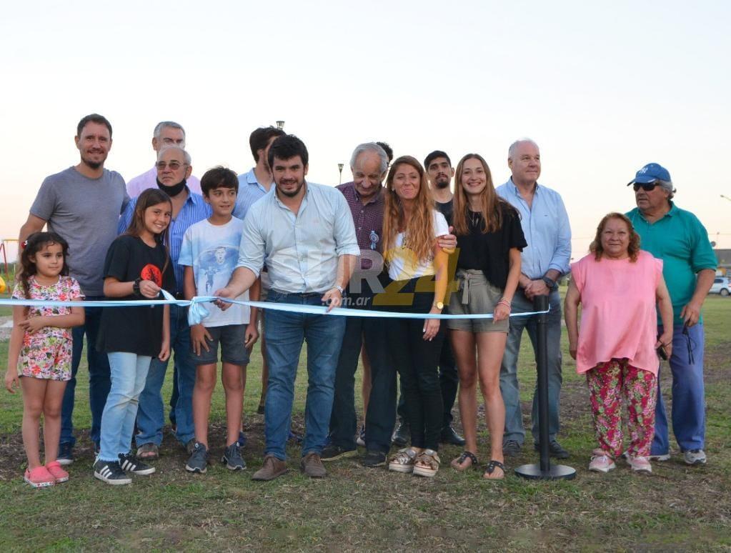 El gobierno municipal junto a vecinos inauguró obras en la plaza Macacha Güemes 