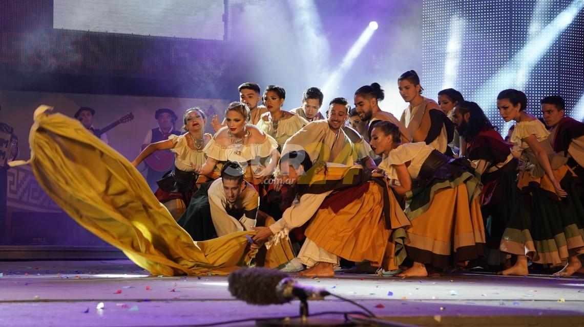 La delegación oficial de la provincia brilló en el Festival Nacional de Folklore de Cosquín