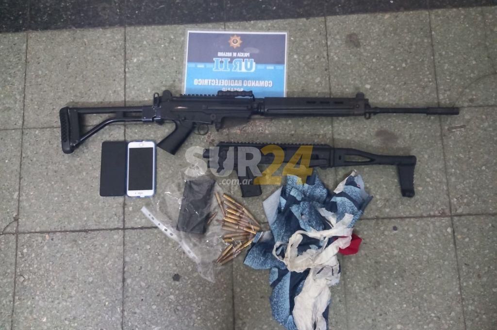 Rosario: detienen a tres adolescentes con un fusil de guerra 