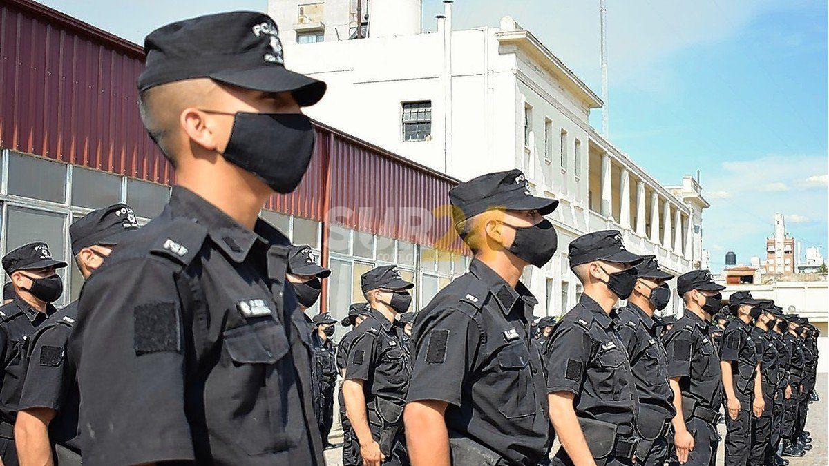 General López: unos 20 policías no están vacunados y podrían ser sacados de la calle