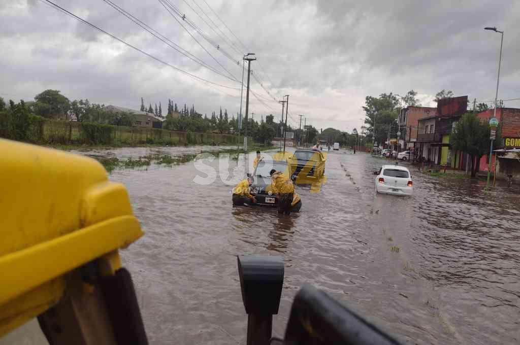 Video: fuerte aguacero provocó inundaciones en Tucumán 