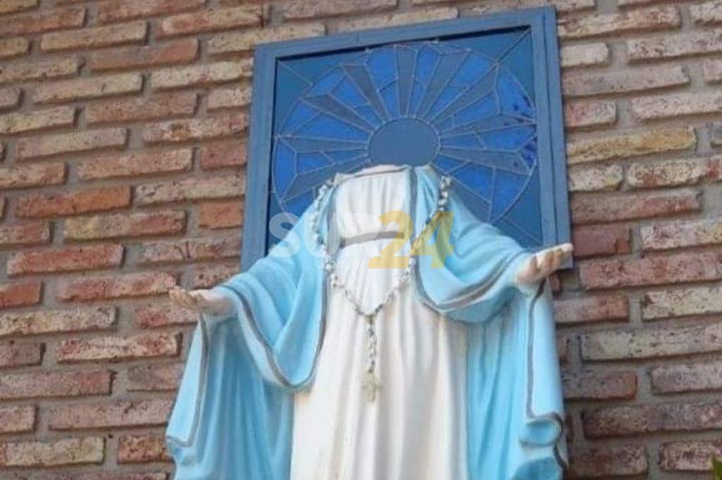 Video: “decapitaron” una imagen de la Virgen en la Catedral Metropolitana de Santa Fe 