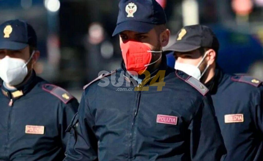 Italia: sindicato de policías protestó contra el uso de barbijos rosas