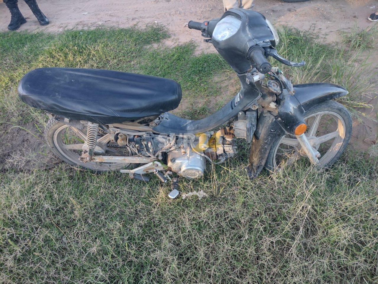Rufino: abandonó la moto en el patio de una vivienda y huyó corriendo 