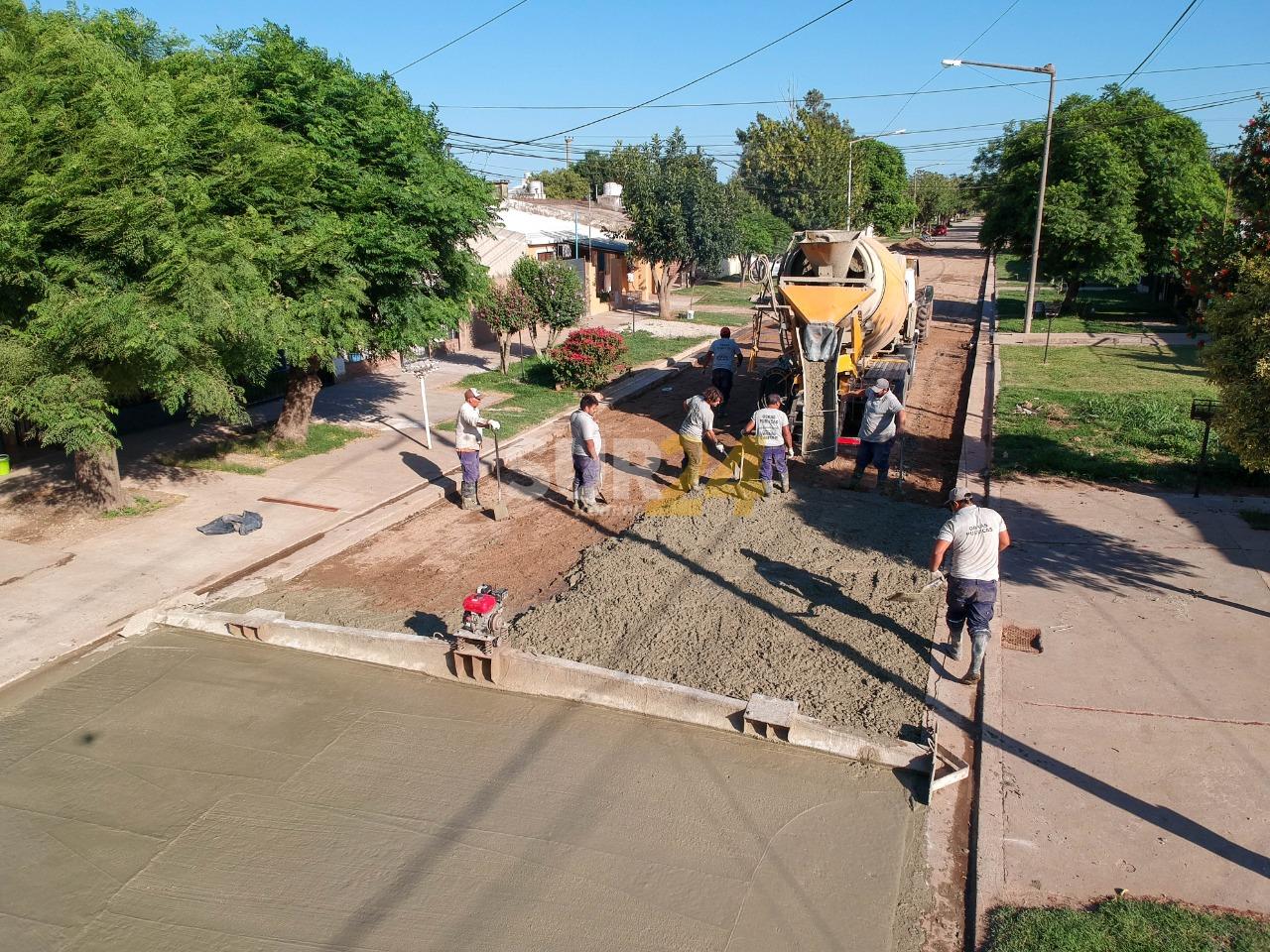 El gobierno municipal avanza con las obras de pavimentación en el barrio Malvinas Argentinas