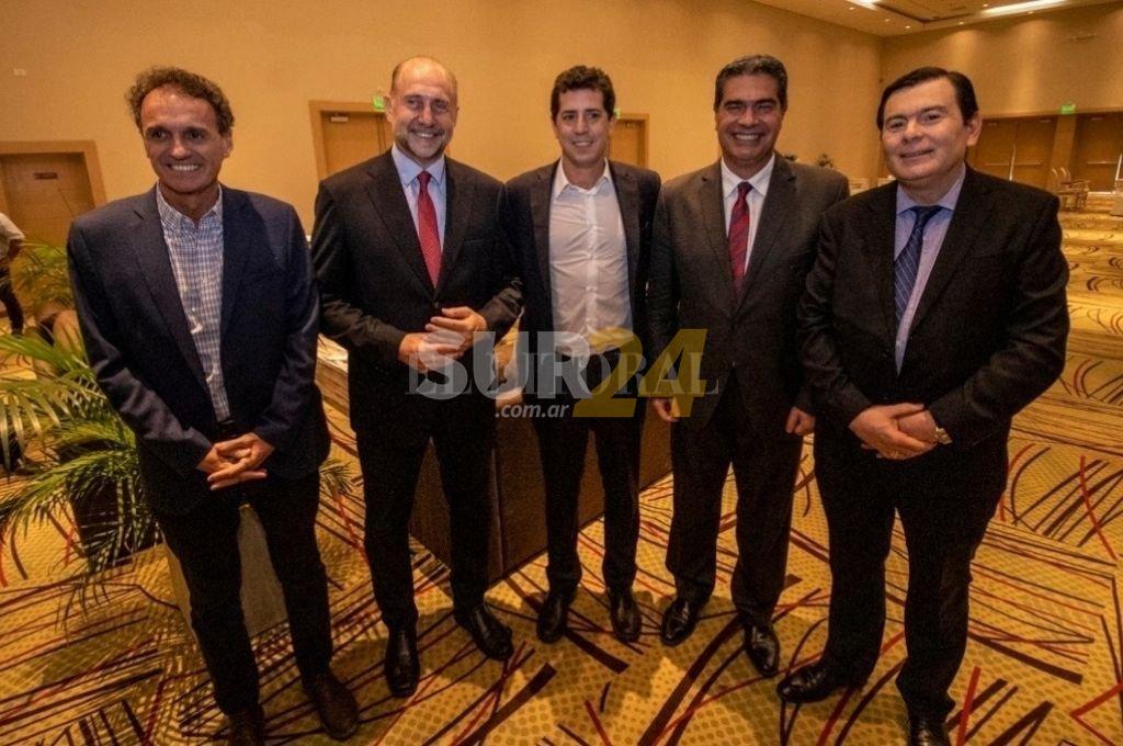 Perotti recibe a los ministros De Pedro y Katopodis, junto a los gobernadores de Chaco y Santiago del Estero 