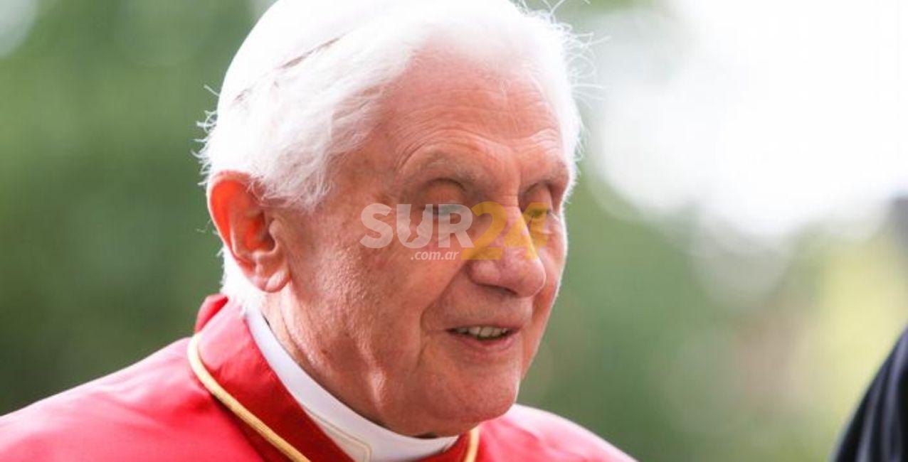 Benedicto XVI pide perdón por abusos y errores del clero