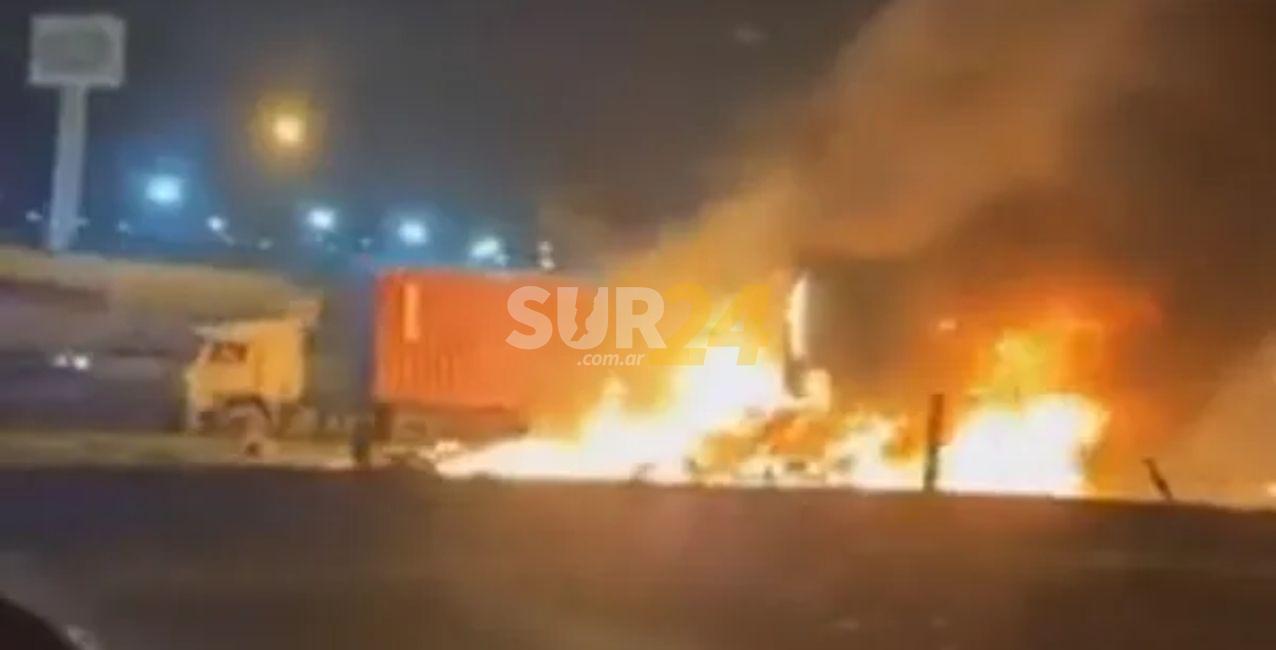 VIDEO: Multiple choque y explosión de un camión en la Panamericana: un muerto