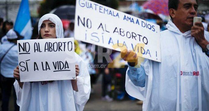 Guatemala: endurecen las penas por aborto y prohíben el matrimonio igualitario