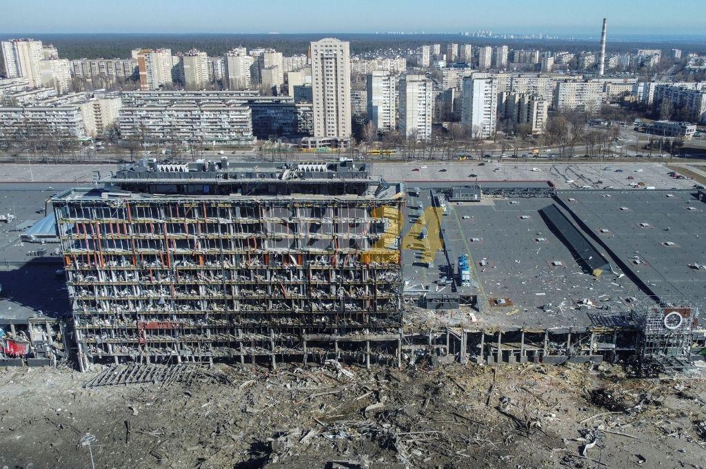 Video: Rusia bombardeó un shopping de Kiev y provocó seis muertos 