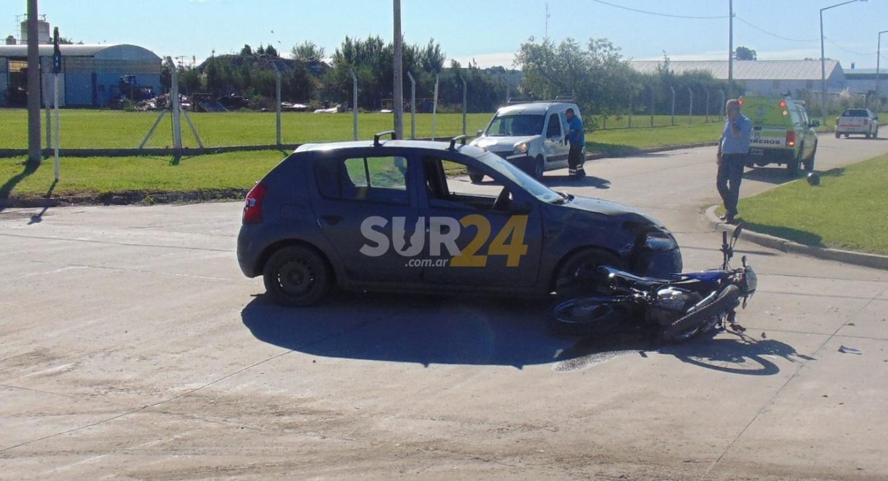 Venado Tuerto: dos motociclistas heridos al colisionar con un auto