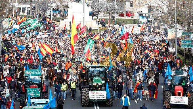 Tractorazo en Madrid contra el aumento de los combustibles