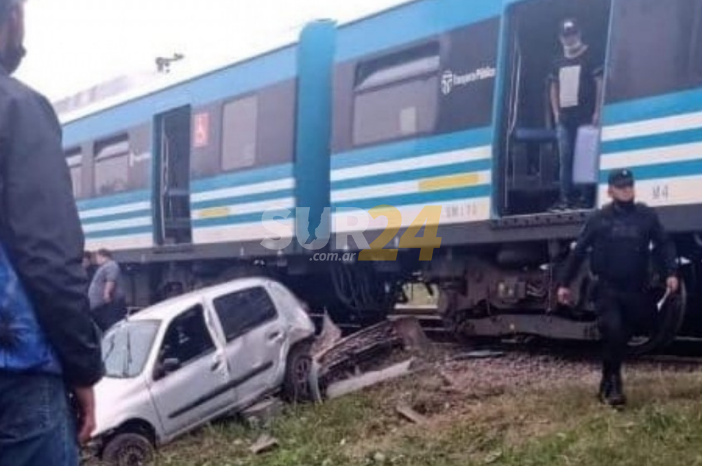 Un tren chocó a un auto y sus cinco ocupantes resultaron ilesos