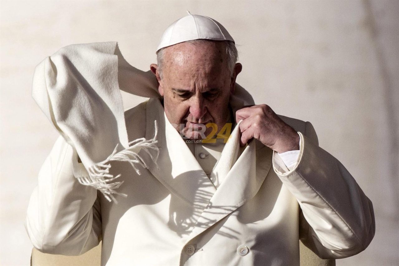 El papa Francisco canceló su agenda por dolores en la rodilla