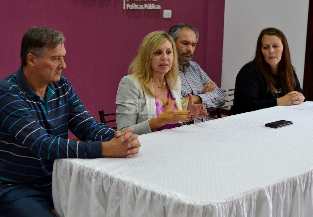 Firmat: con la presencia de Marilin Sacnun se presentó el programa Camareras 