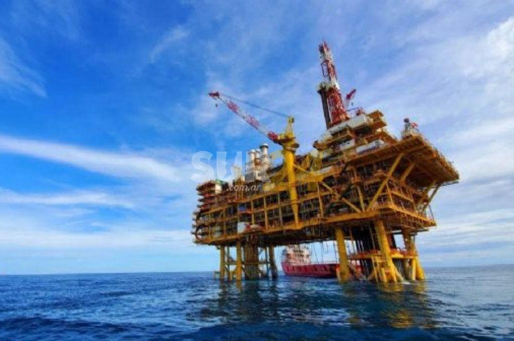 Descubren petróleo offshore en África que sugiere la existencia del fósil en el Mar Argentino
